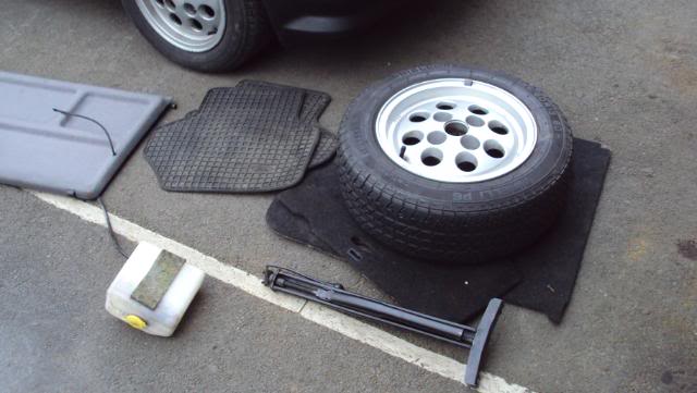 contents of fiesta boot and rubber waffle floor mats