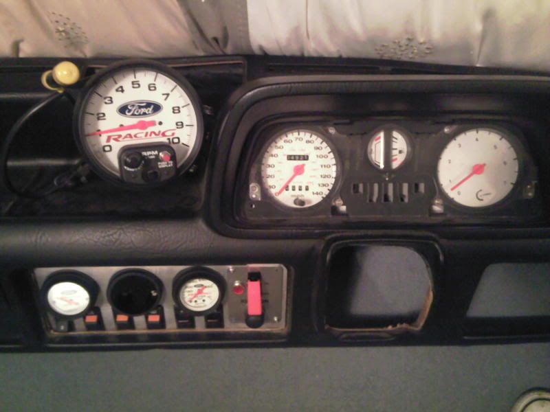 ford racing gauges in Mk1 Fiesta dashboard