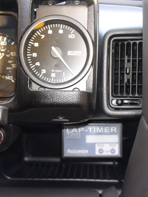 Rollcenter lap timer fitted into heater vent hole