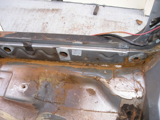 Mk1 Fiesta inner sill to floorpan join rust